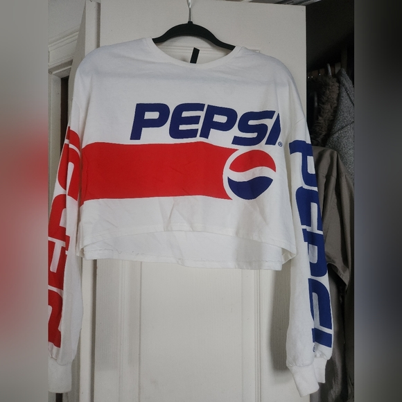 Divided PepsiCo crop top - Picture 1 of 1